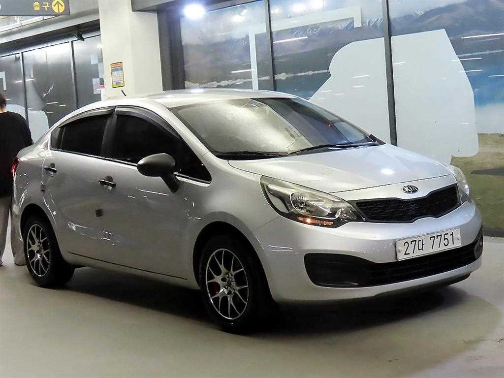 Kia Pride 4 door 1.4 MPI Smart