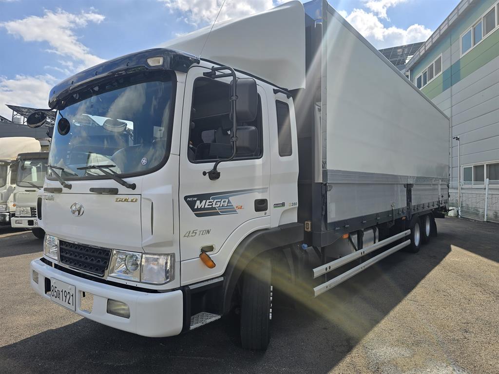 Hyundai Mega Truck 5т