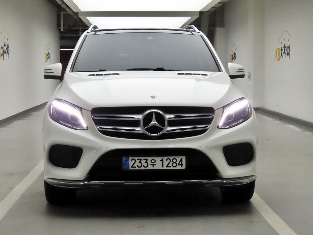 벤츠 GLE 350d 4Maetik Premium