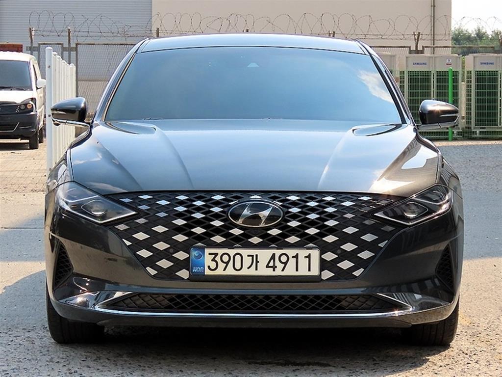 Hyundai Grandeur Hybrid 2.4 HEV Premium