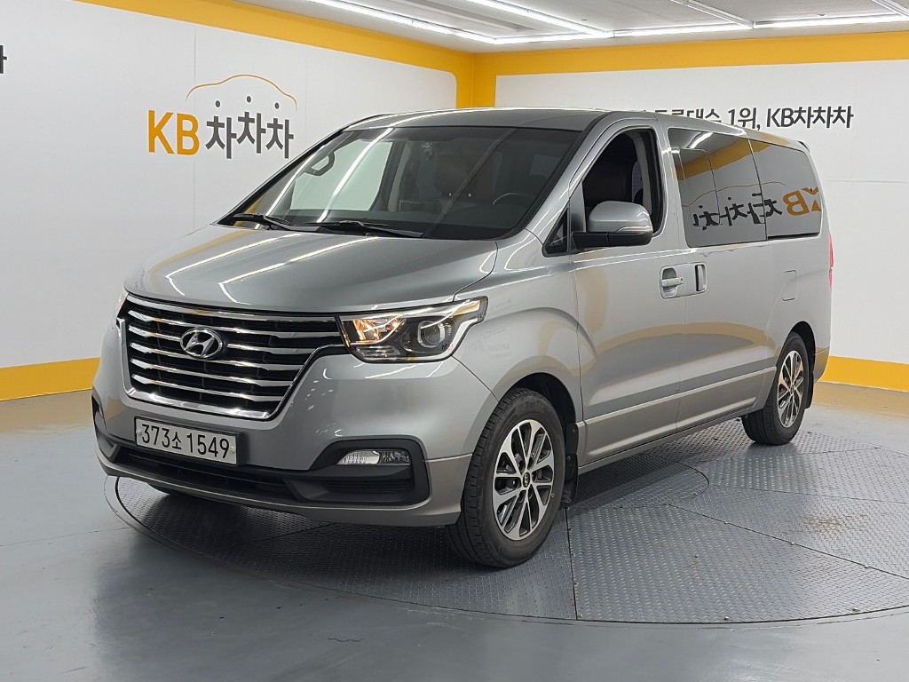 Hyundai Grand Starex 9 seats Exclusive