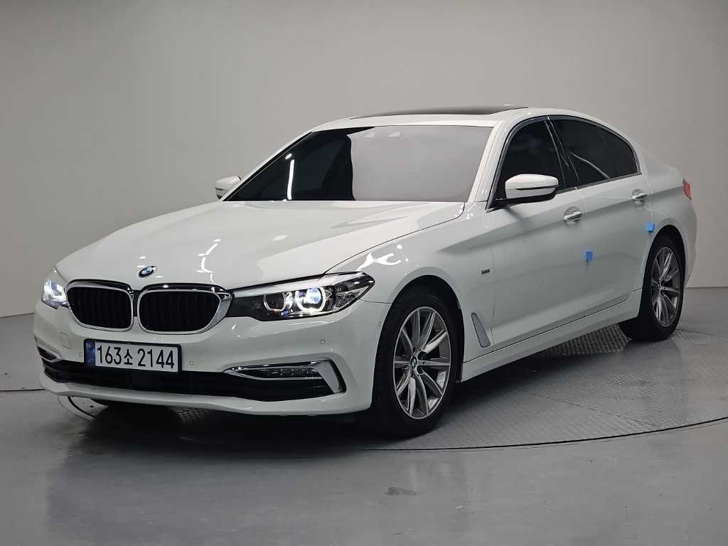 BMW 5 Series 520i Luxury