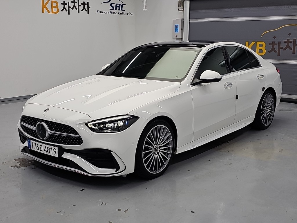 Mercedes-Benz C-Class C300 4Maetik AMG Line