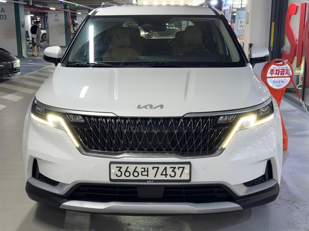 Kia Carnival 9 seats Prestige