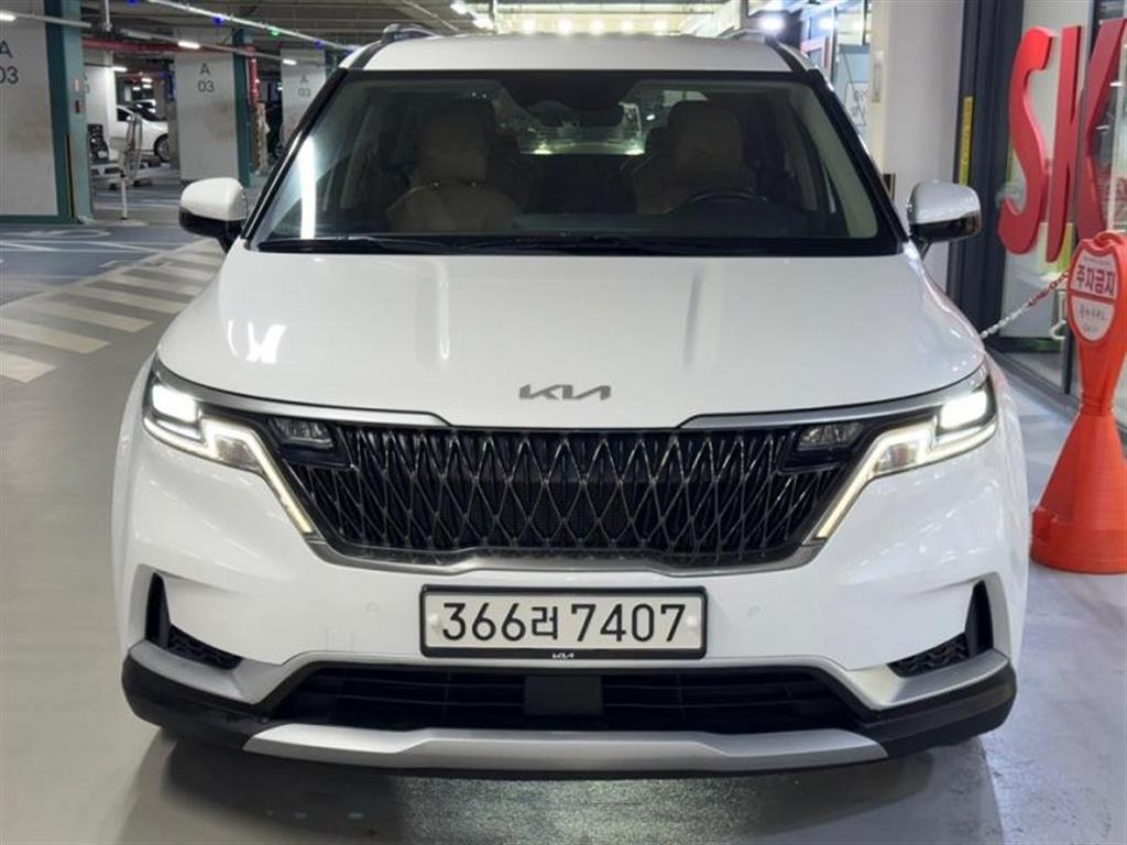 Kia Carnival 9 seats Prestige