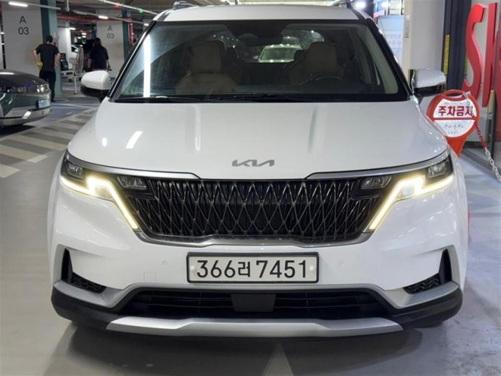 Kia Carnival 9 seats Prestige