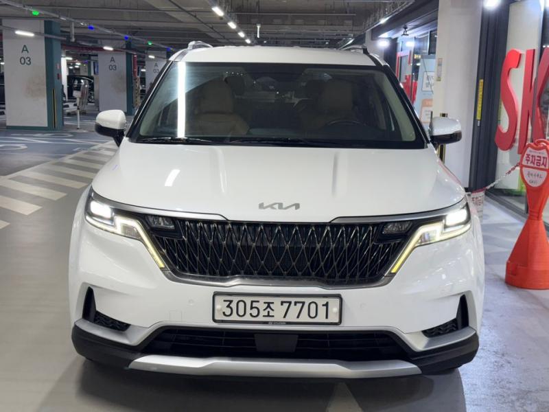 Kia Carnival 9 seats Prestige