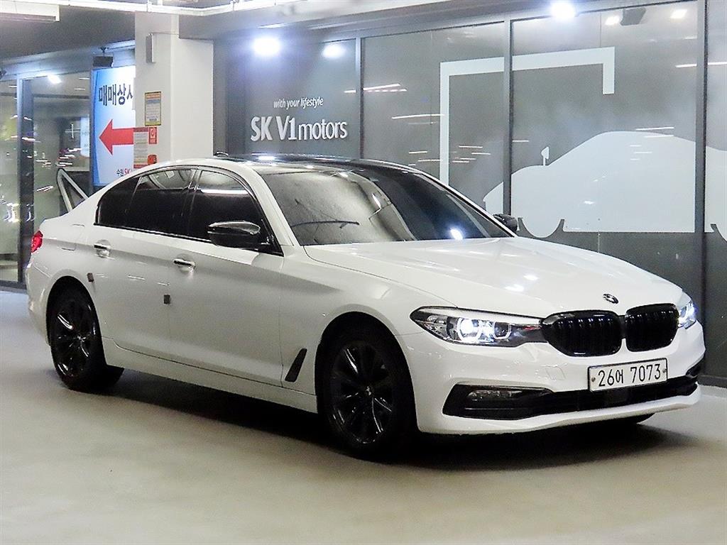 BMW 5 Series 520i Luxury