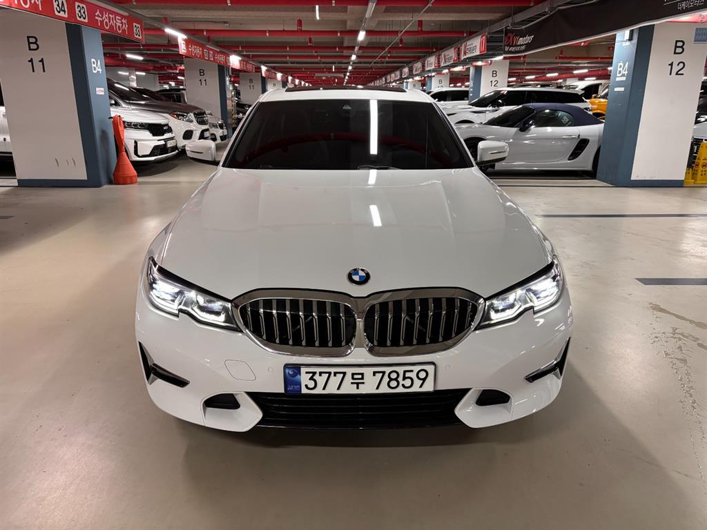 BMW 3시리즈 320i Luxury Line