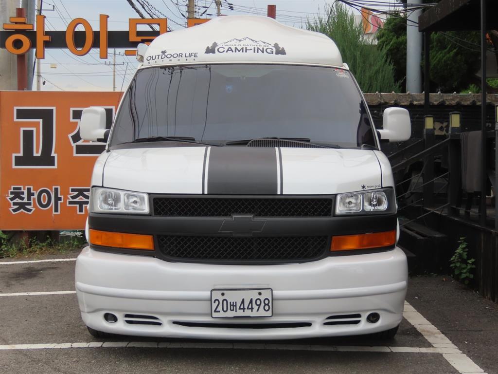 Chevrolet Ikseupeureseubaen Van 5.3