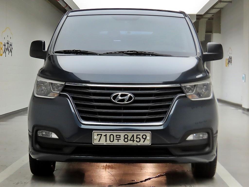 Hyundai Grand Starex 12 seats Smart