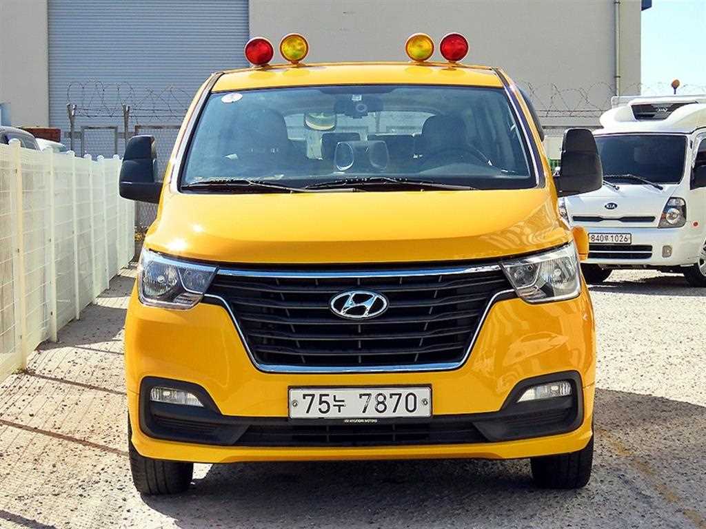 현대 Grand Starex Eorinibeoseu 15 seats LPi