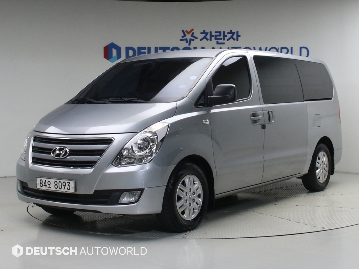 Hyundai Grand Starex 3 seats Van Smart