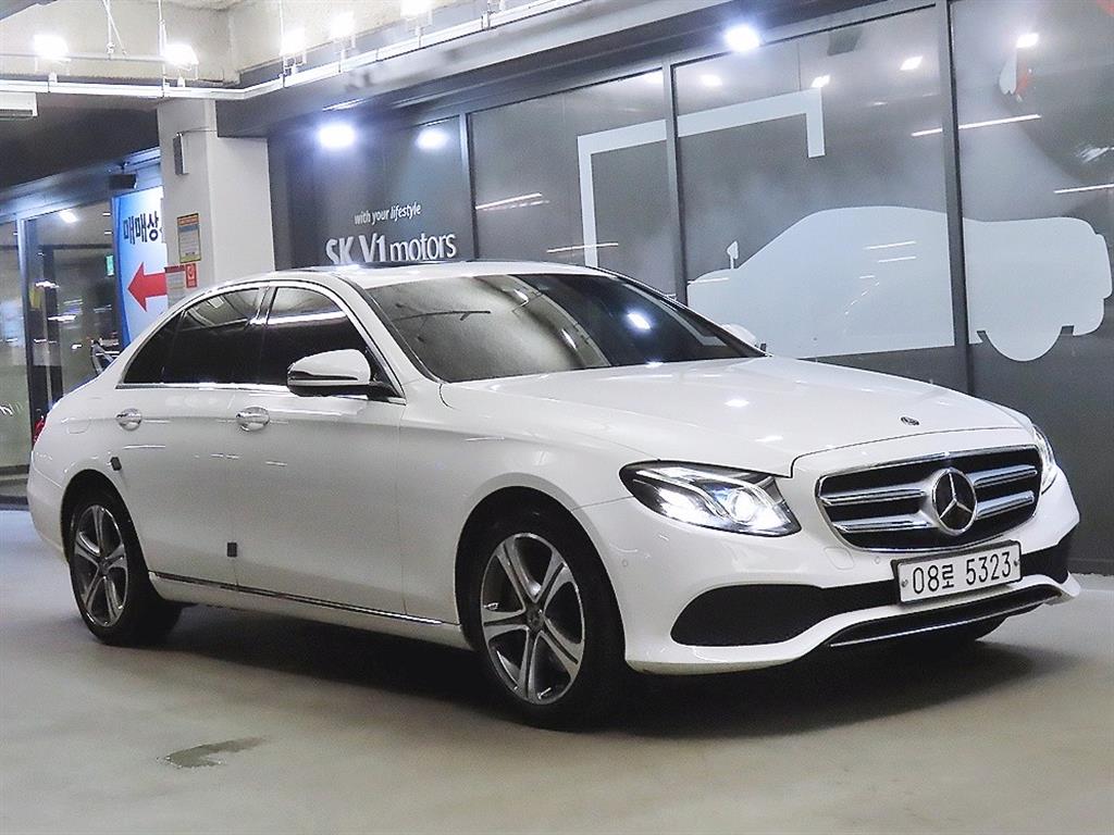 벤츠 E클래스 E300 4Maetik Avantgarde Intelrijeonteu