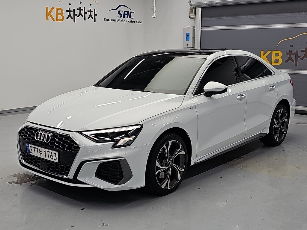 아우디 A3 40 TFSI Premium
