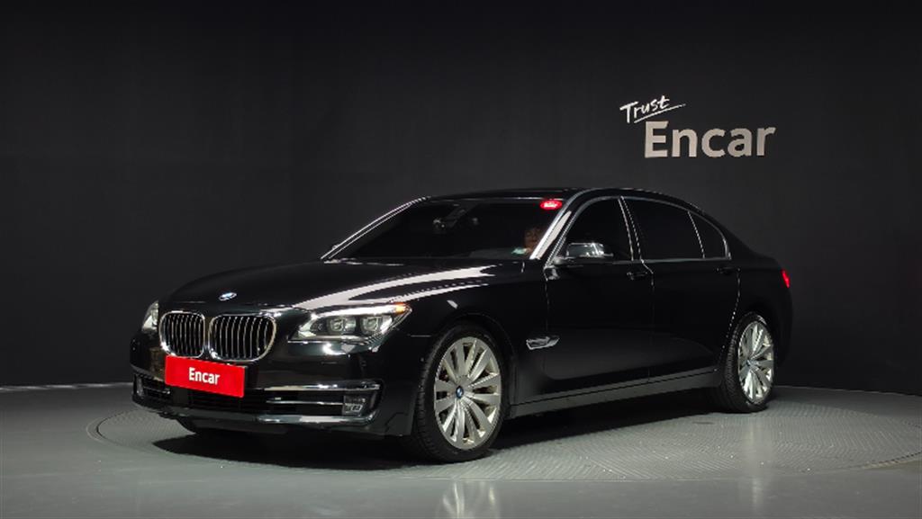 BMW 7 Series 750Li xDrive Indibijyueol