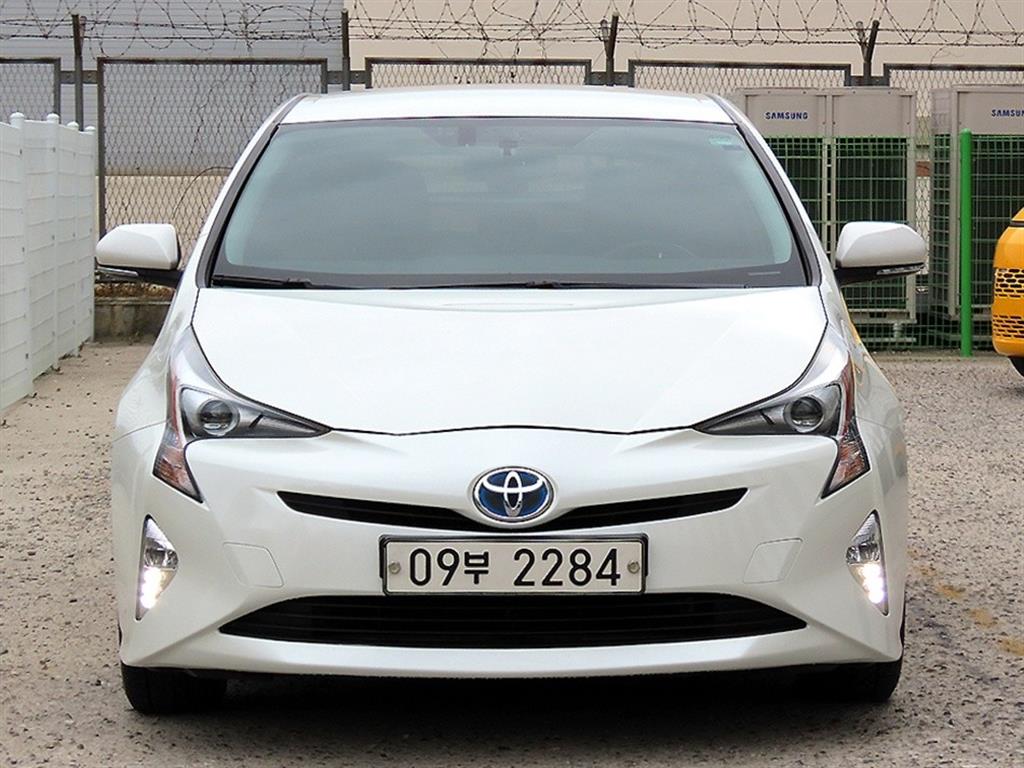 Toyota Prius 1.8 E