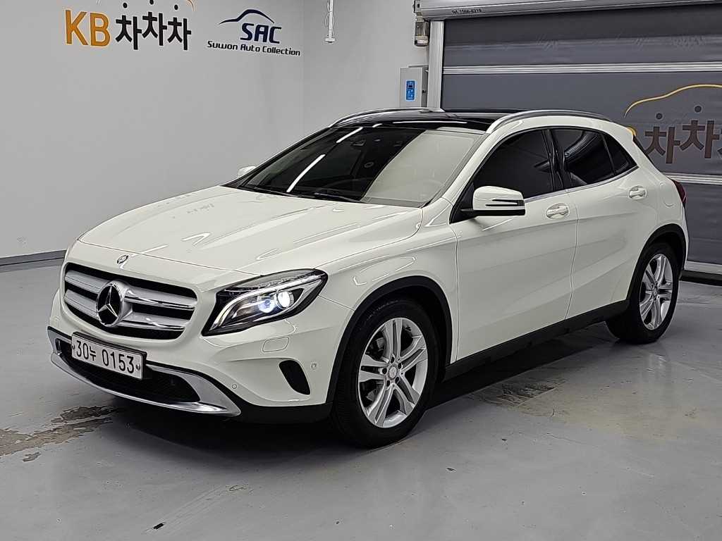 Mercedes-Benz GLA 200 d 4Maetik