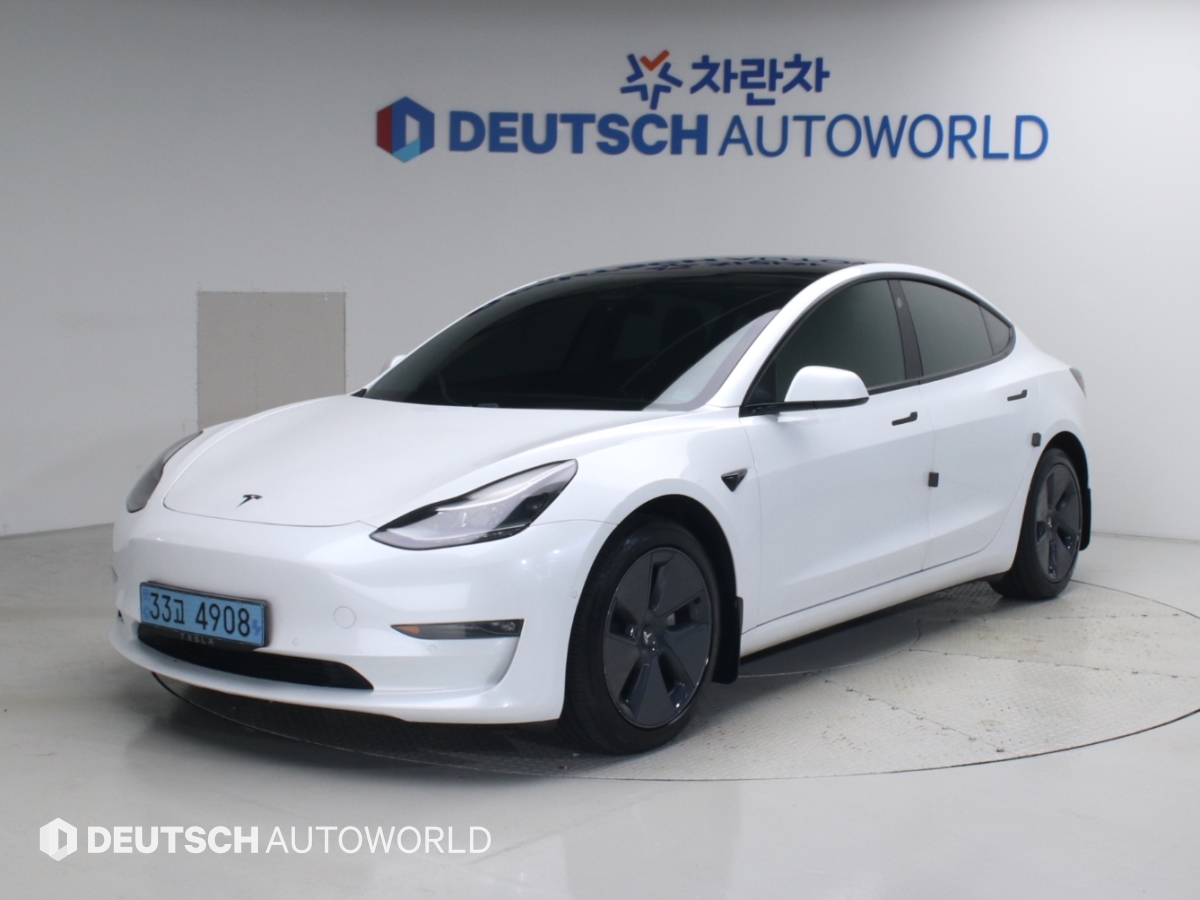Tesla Model 3 AWD Rong Reinji