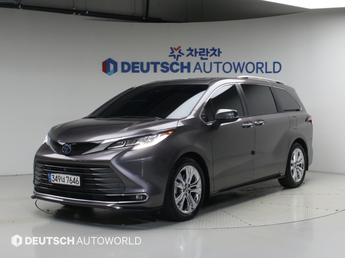 Toyota Sienna 2.5 2WD Hybrid