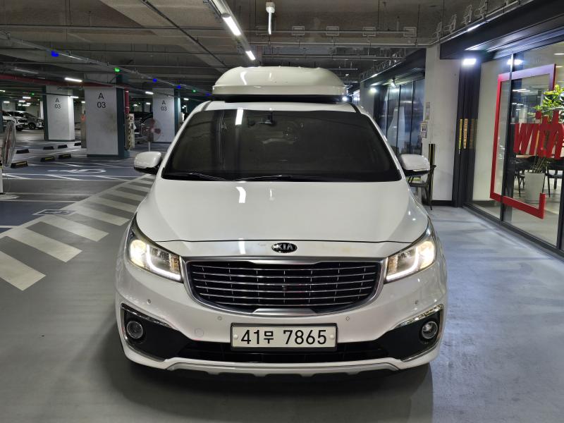 Kia Carnival 9 seats Noblesse