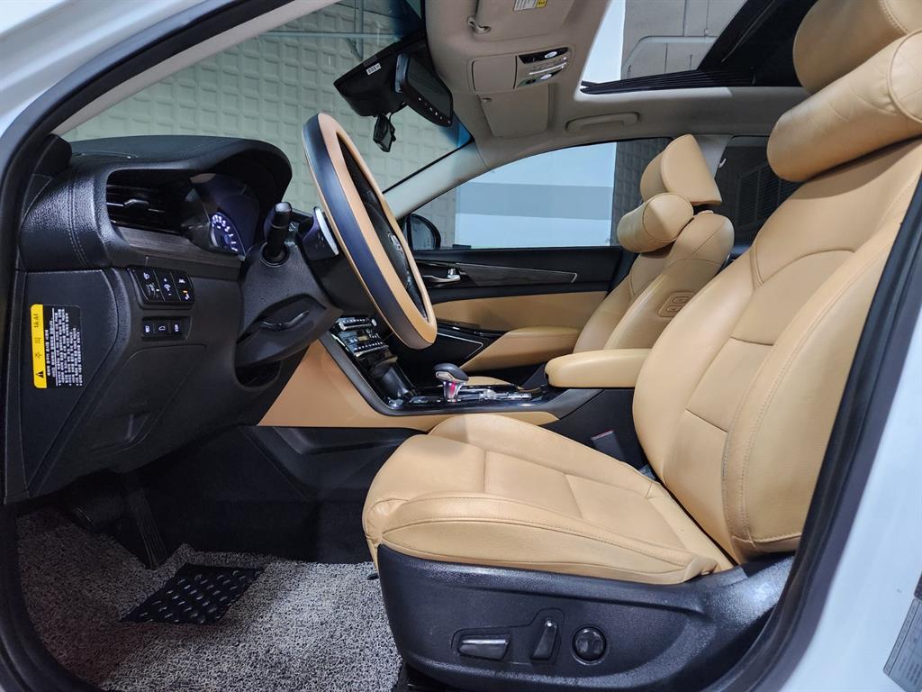 Kia K7 Premier 2.5 GDi Noblesse