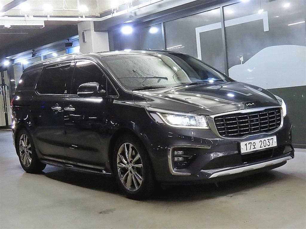 Kia Carnival 9 seats Noblesse Special