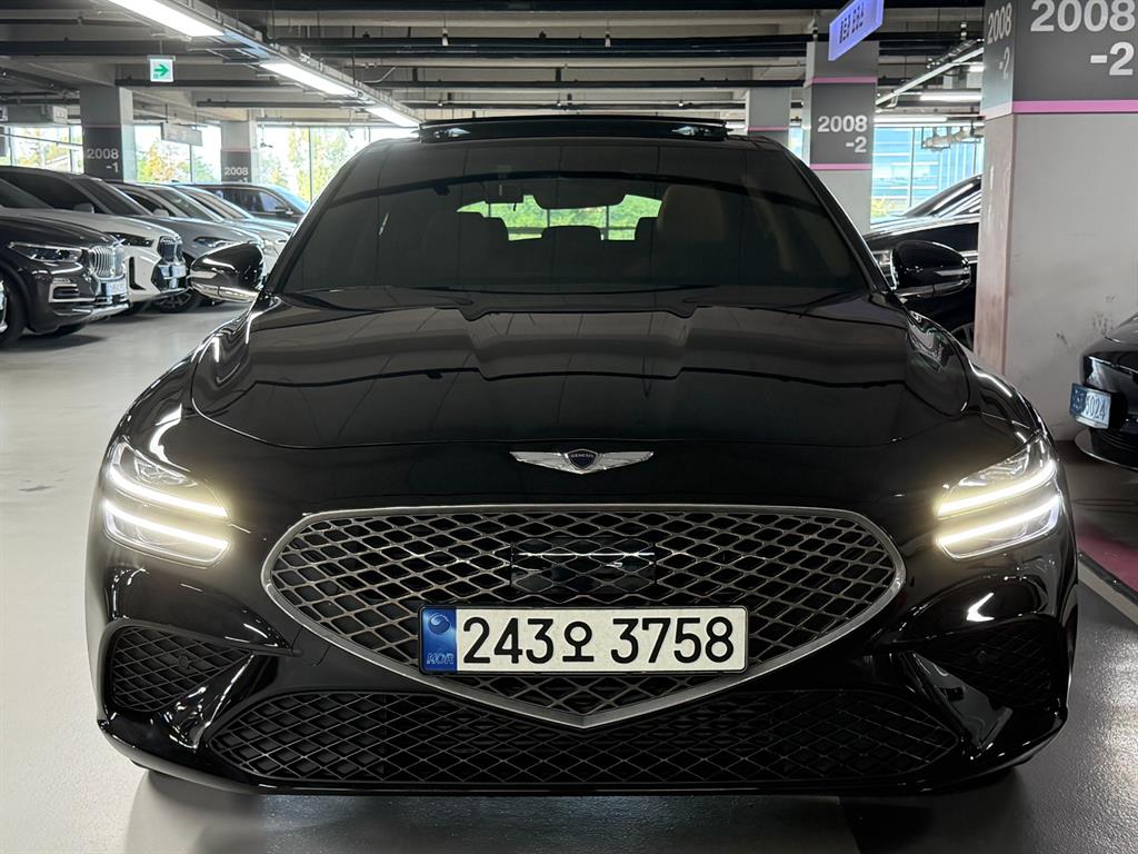 Genesis G70 2.0T AWD Syutingbeureikeu Premium