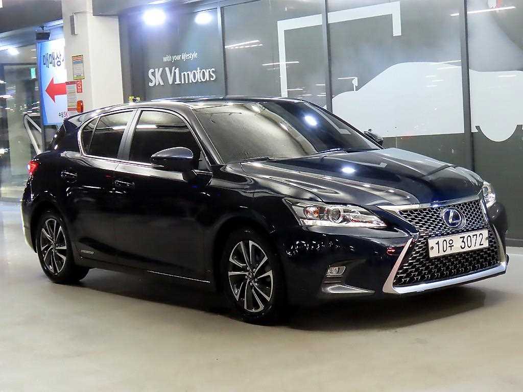 Lexus CT 200h Supreme