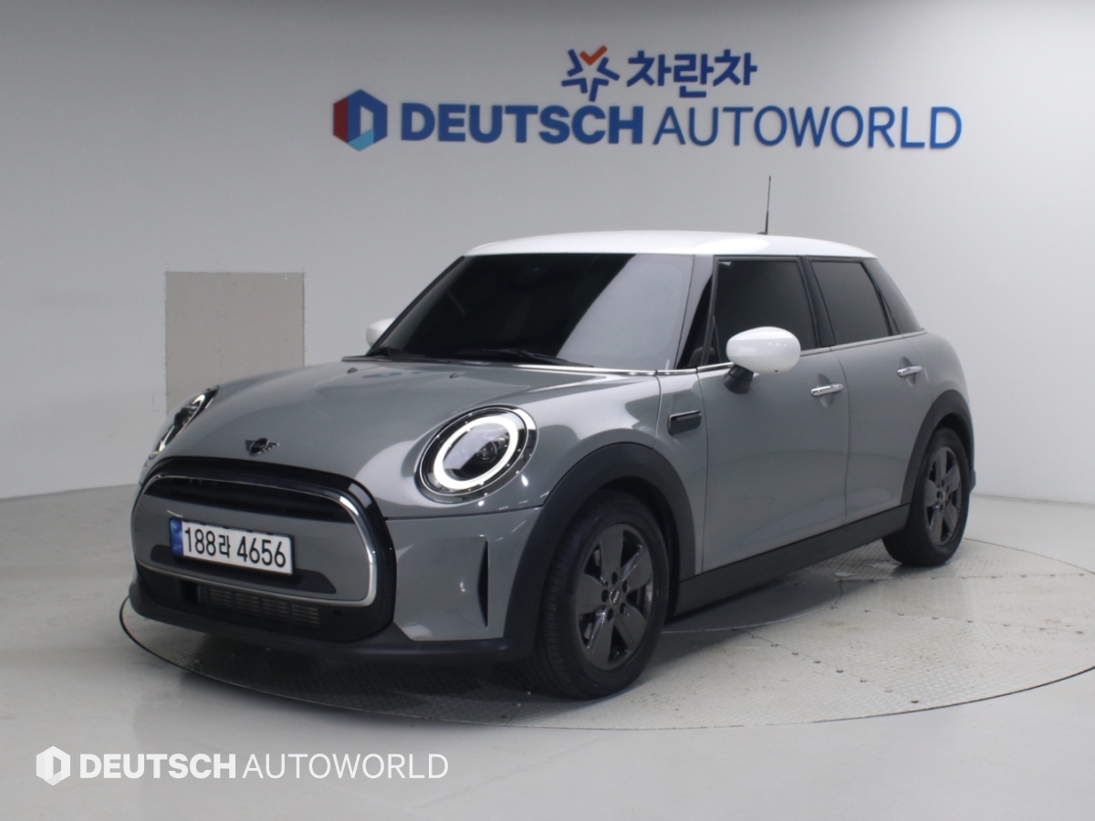 MINI Cooper 5 door 1.5 T1