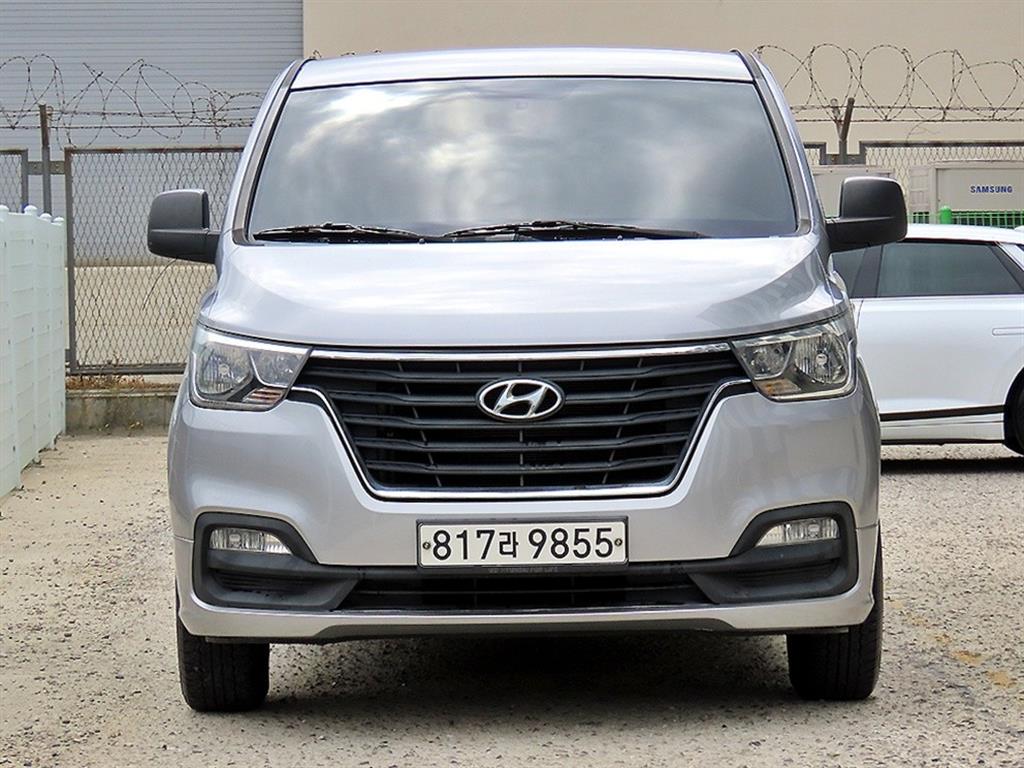 Hyundai Grand Starex 3 seats LPi Van Smart