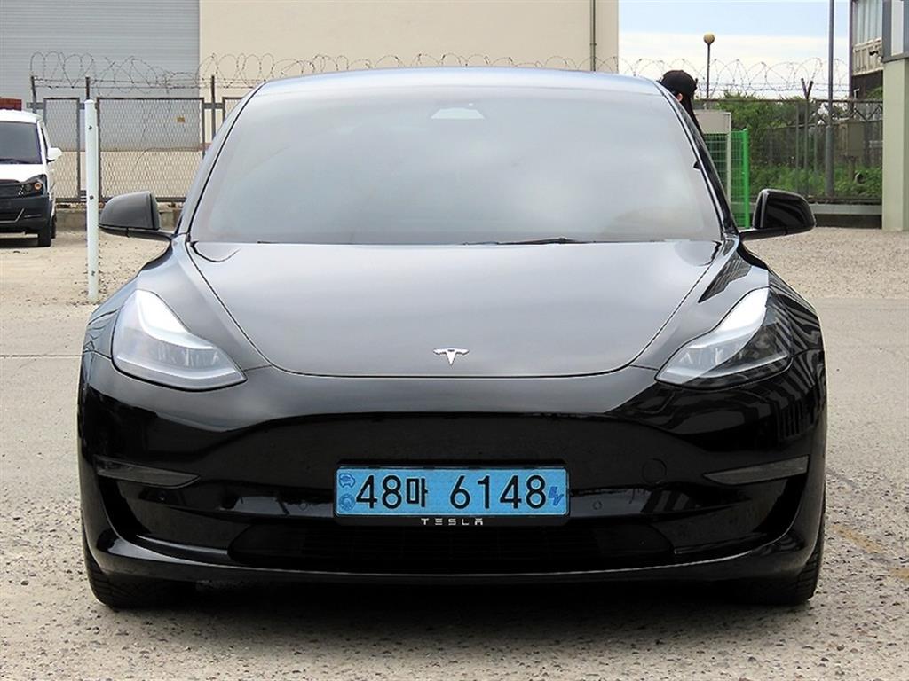 Tesla Model 3 RWD