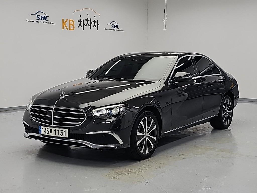 Mercedes-Benz E-Class E300e 4Maetik Exclusive