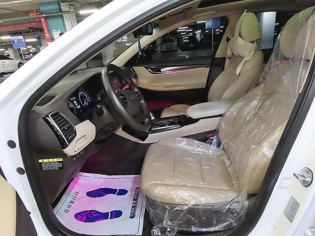 Hyundai Grandeur Hybrid 2.4 HEV Premium