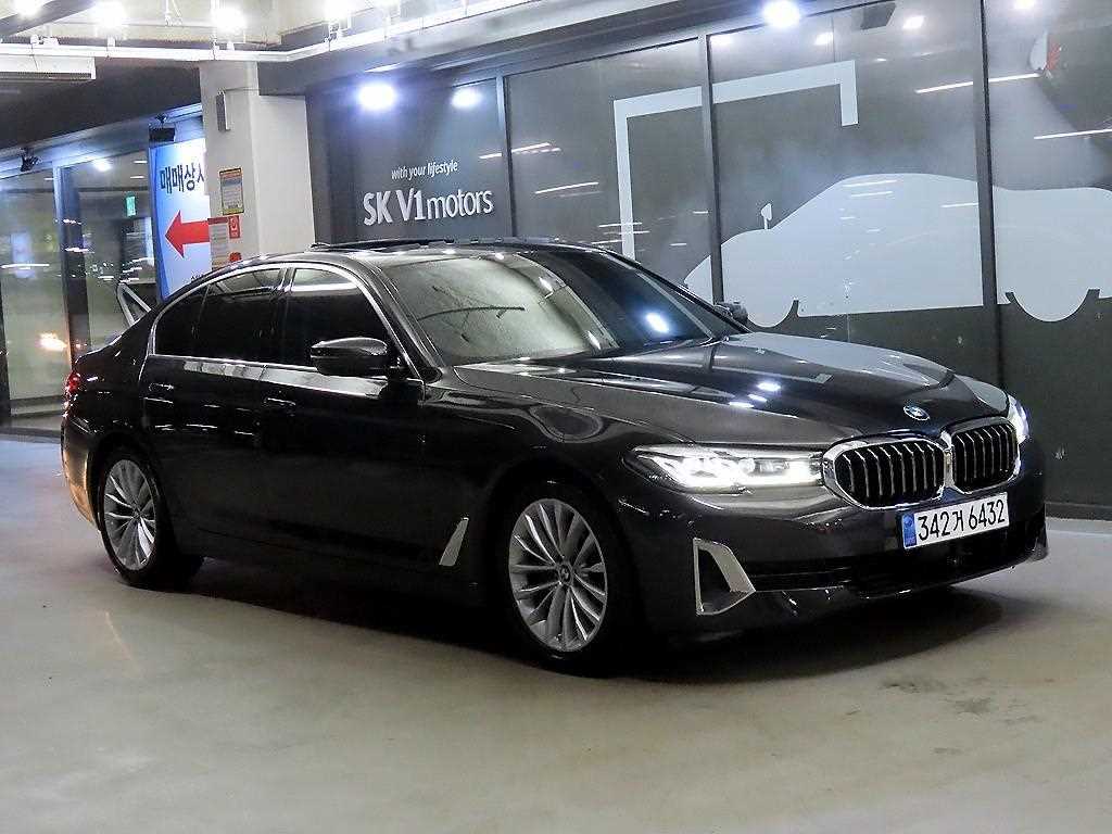 BMW 5 Series 520i Luxury