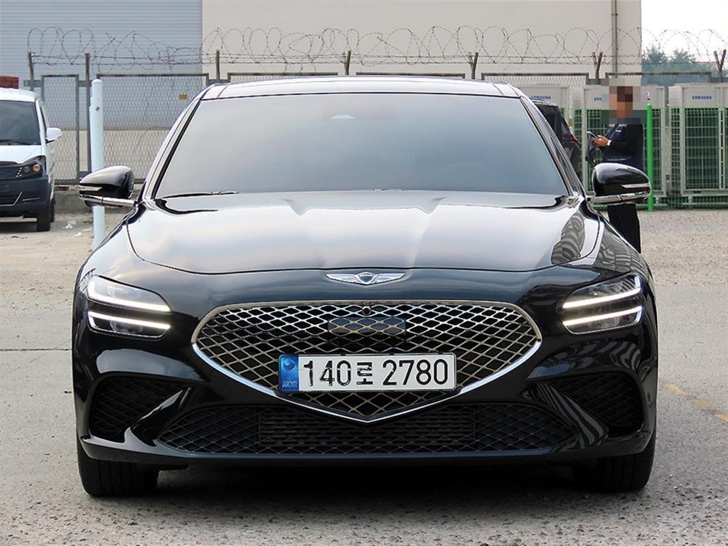 Genesis G70 2.0T 2WD