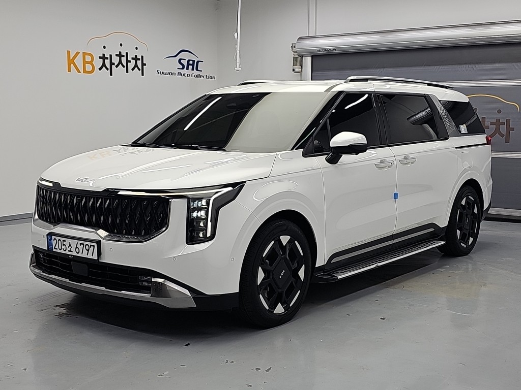 Kia Carnival 9 seats Noblesse