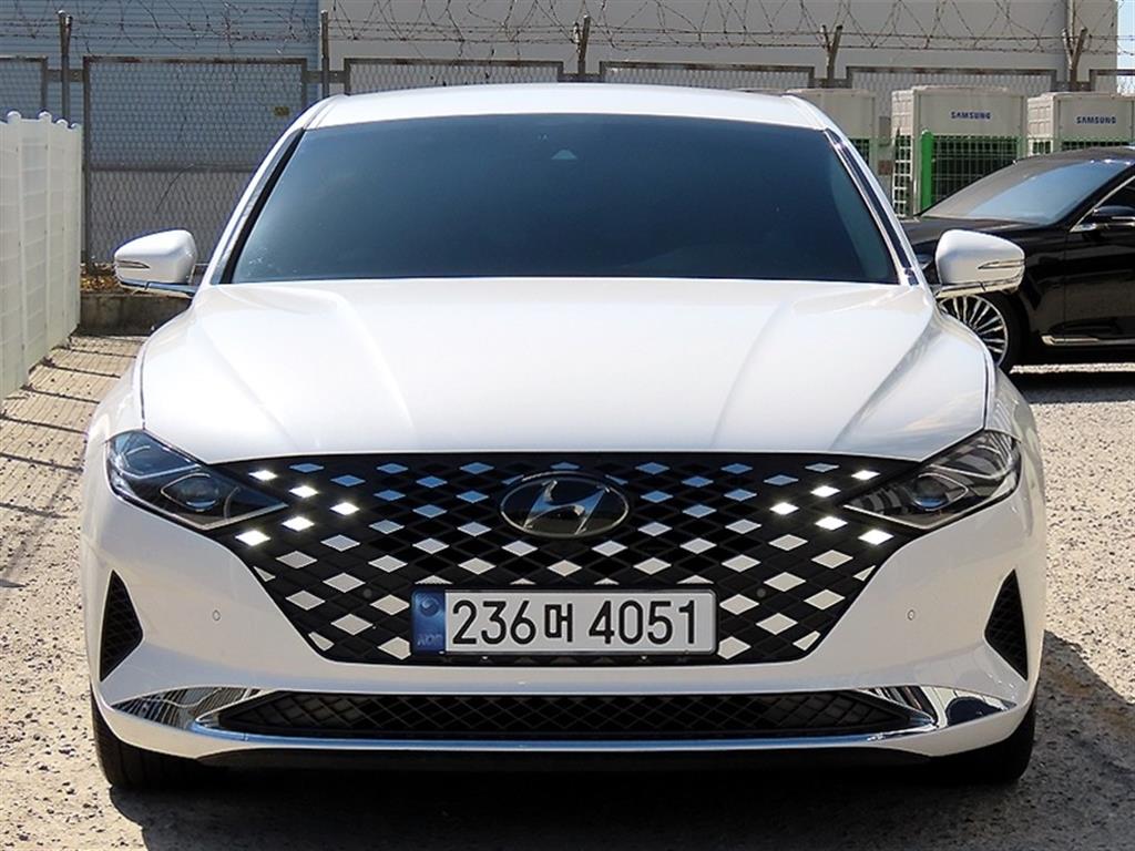 Hyundai Grandeur 2.5 Le Blanc