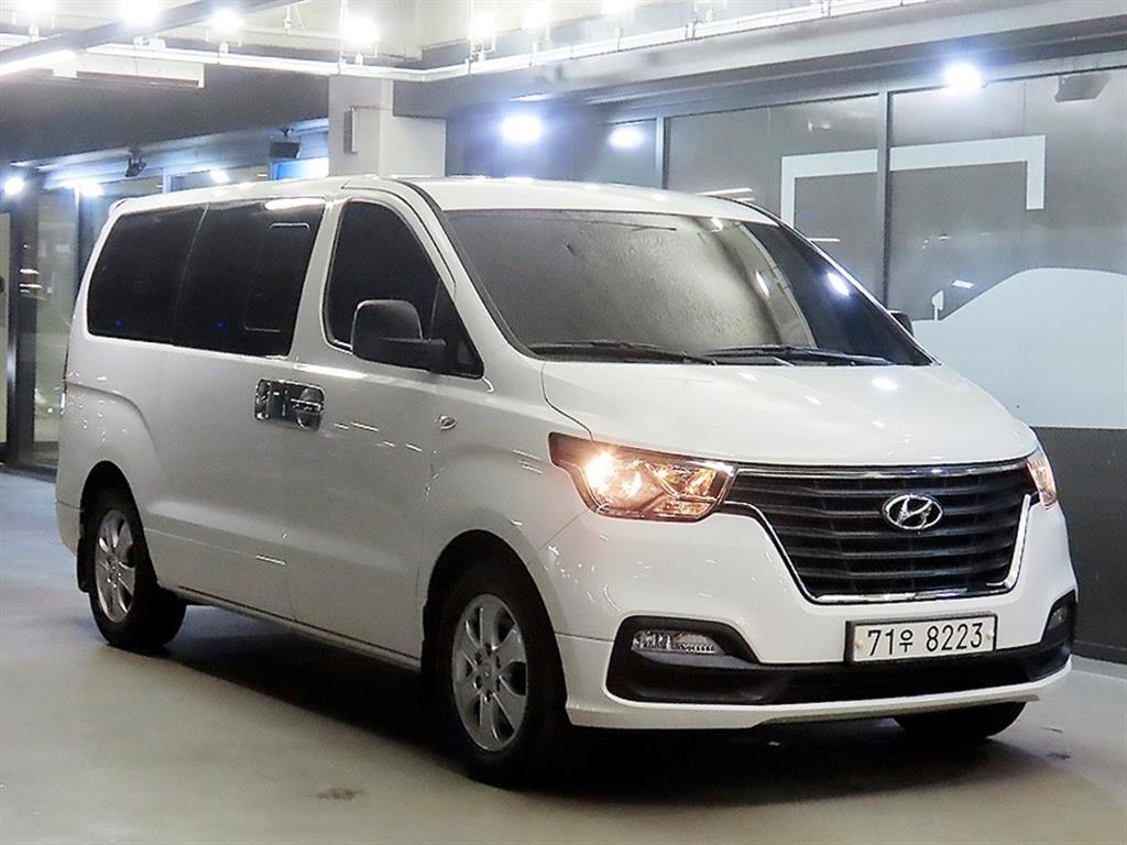 Hyundai Grand Starex 12 seats Modern