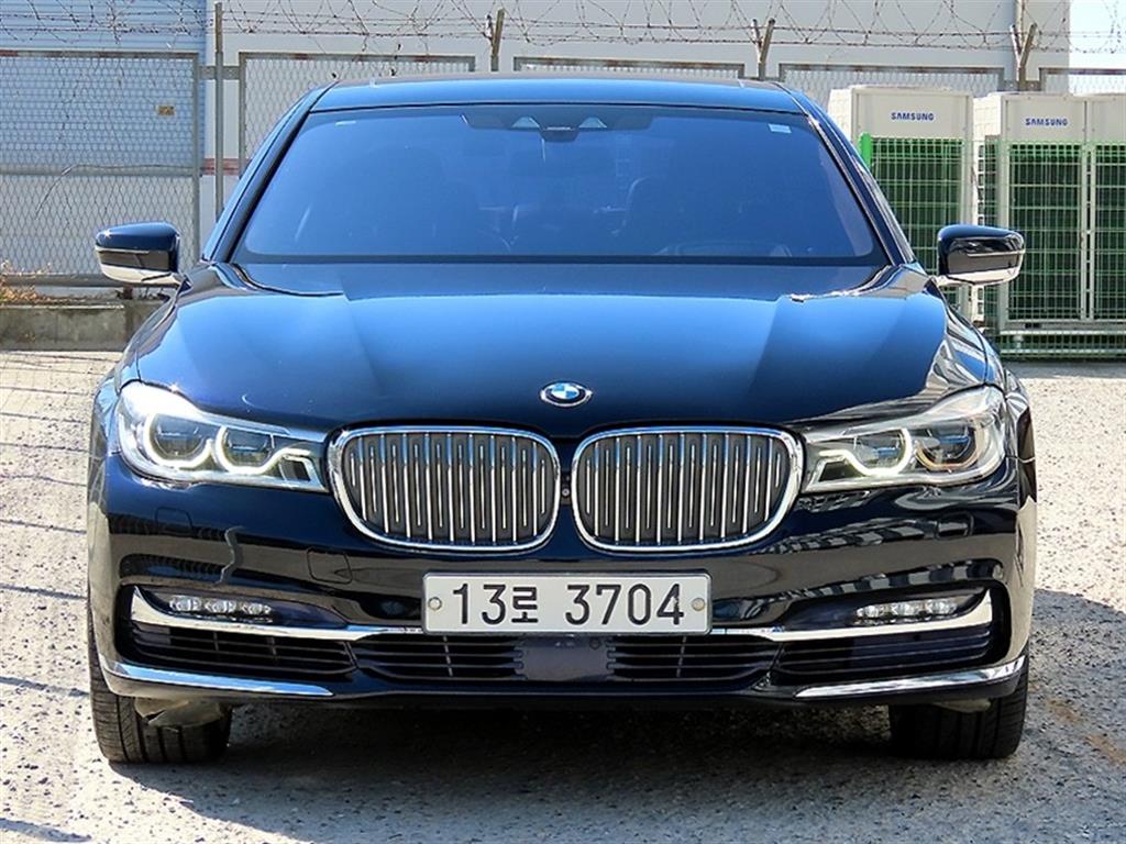 BMW 7 Series 750Li xDrive Bijyeon100