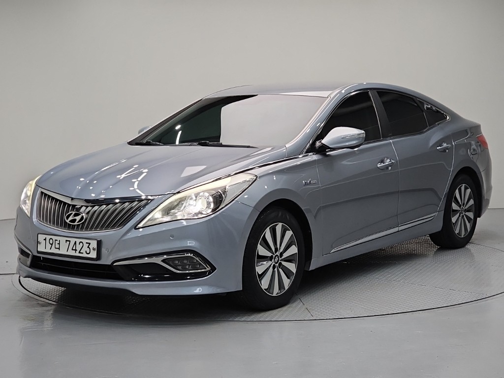 Hyundai Grandeur Hybrid 2.4 HEV Premium