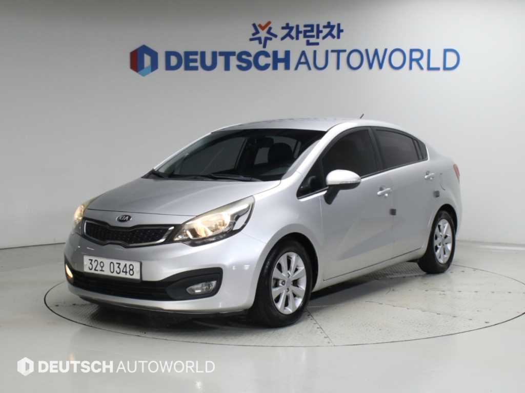 Kia Pride 4 door 1.6 GDI Luxury