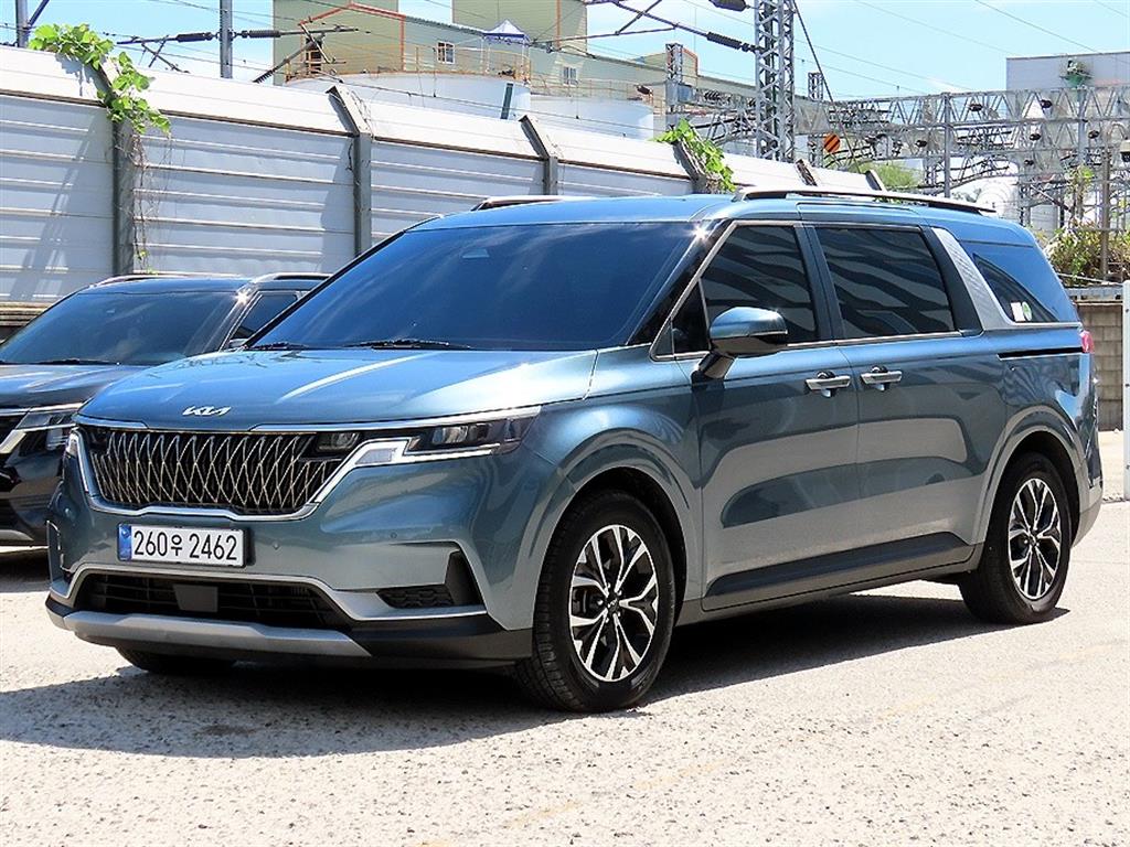 Kia Carnival 9 seats Prestige