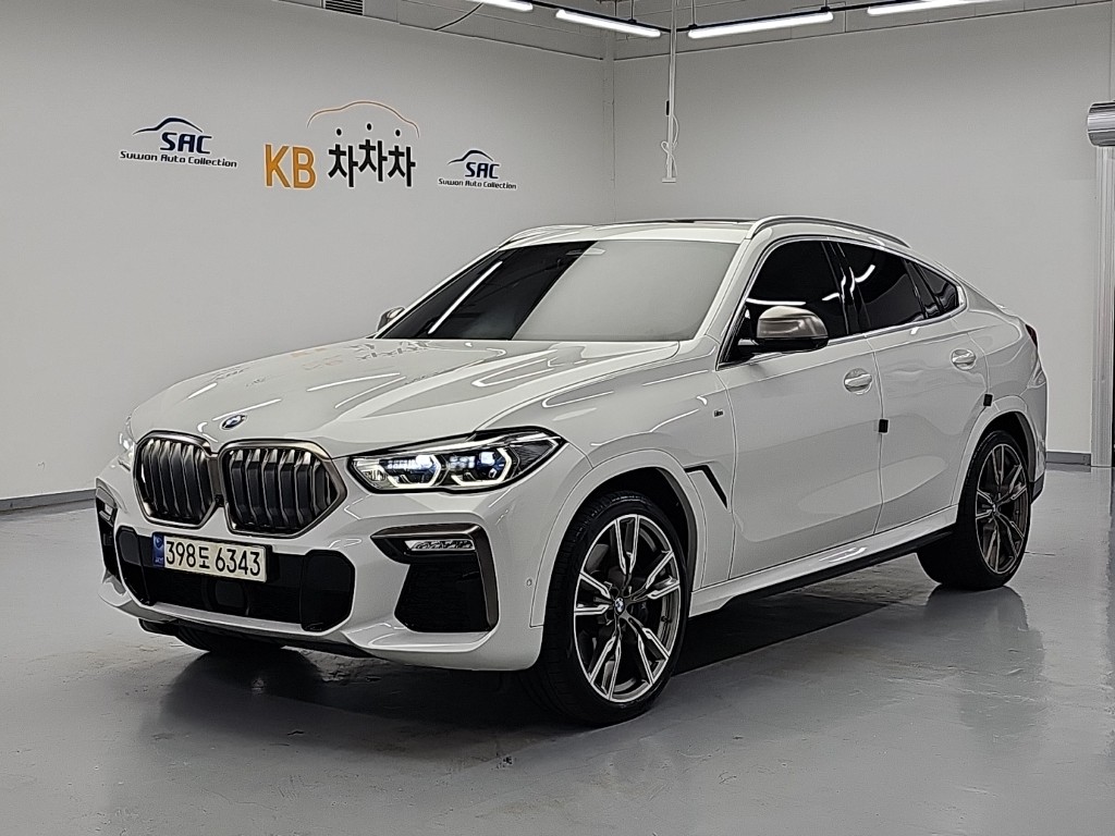 BMW X6 M50i xDrive