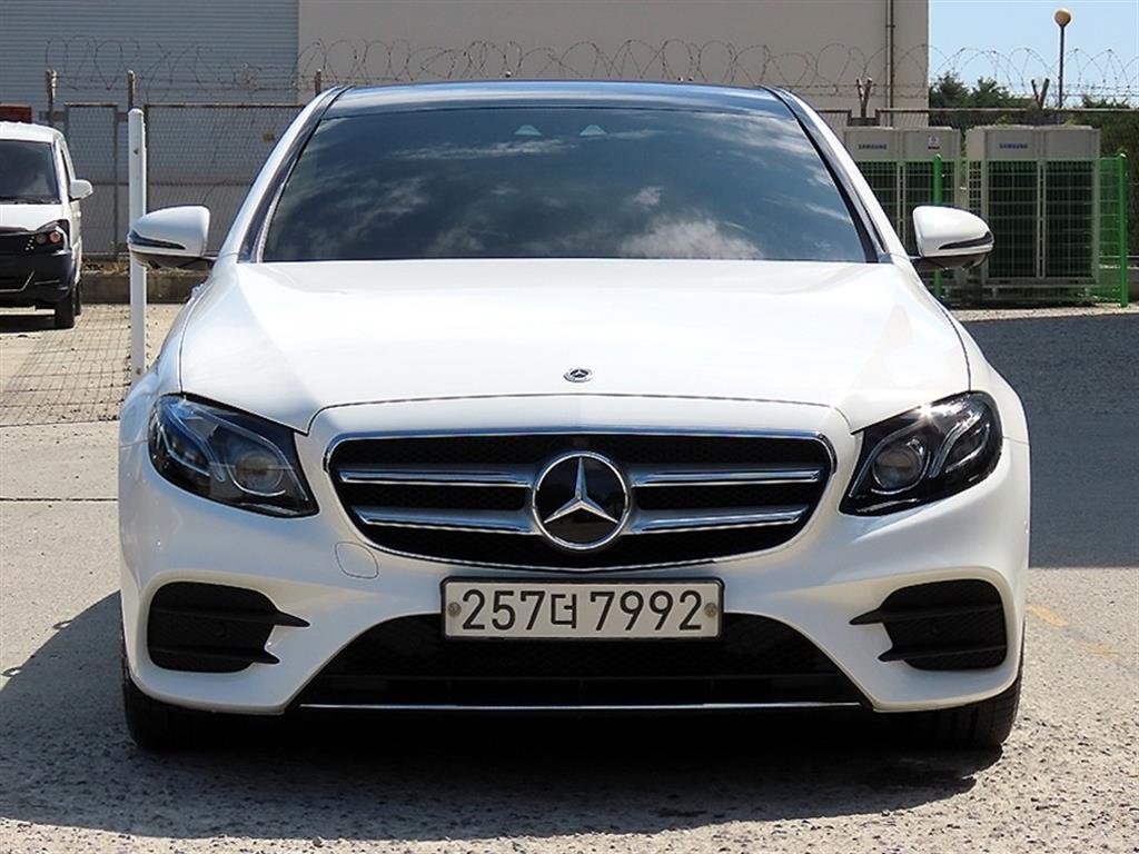Mercedes-Benz E-Class E350 4Maetik AMG Line