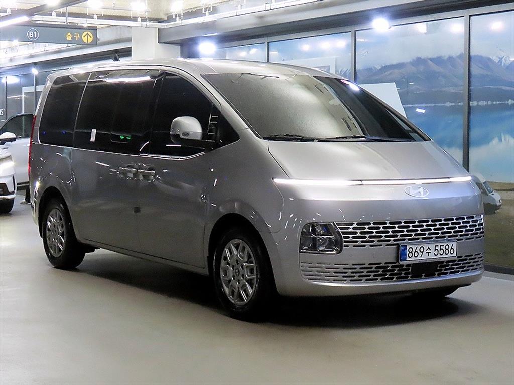 Hyundai Staria 3.5 LPG Cargo 5 seats Modern