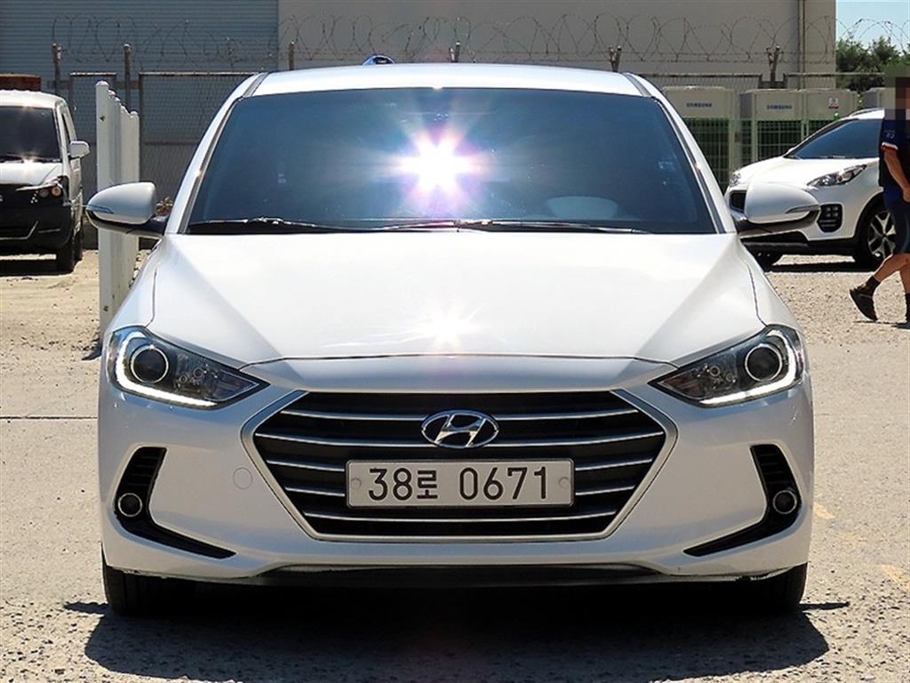 Hyundai Avante 1.6 GDi Smart Special