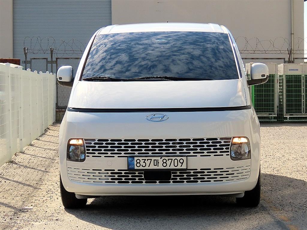 Hyundai Staria 2.2 Карго 3 суудал Modern