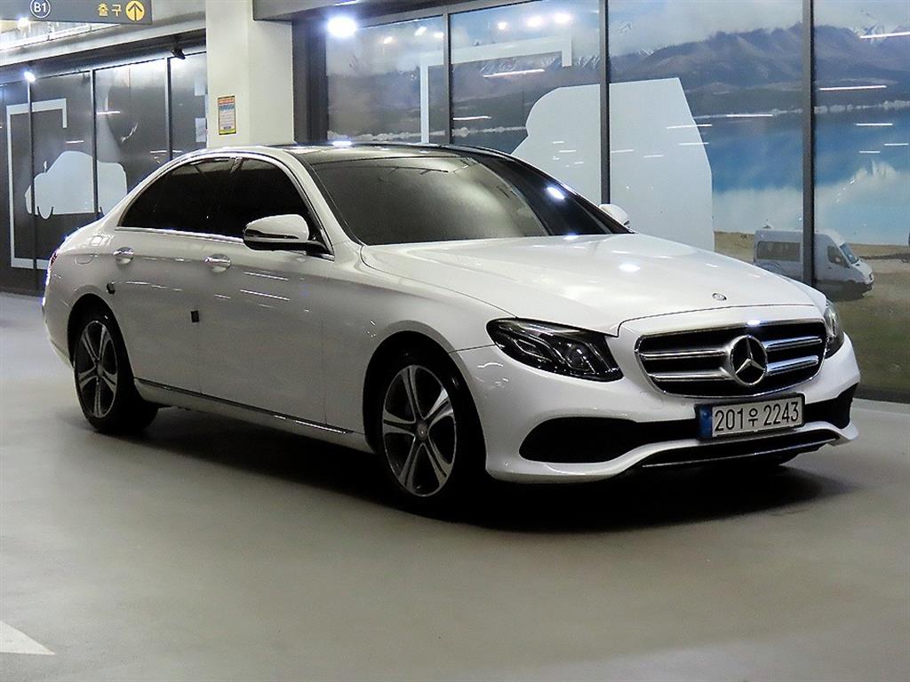 Mercedes-Benz E-Class E300 4Maetik Avantgarde