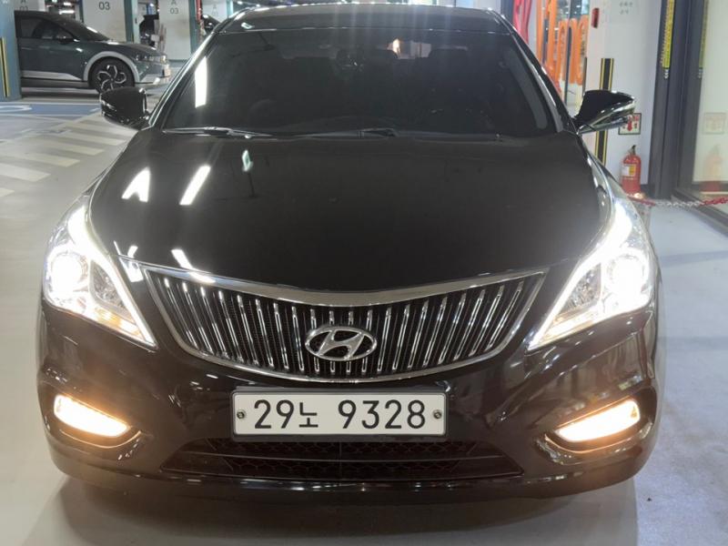 Hyundai Grandeur Hybrid 2.4 HEV Premium